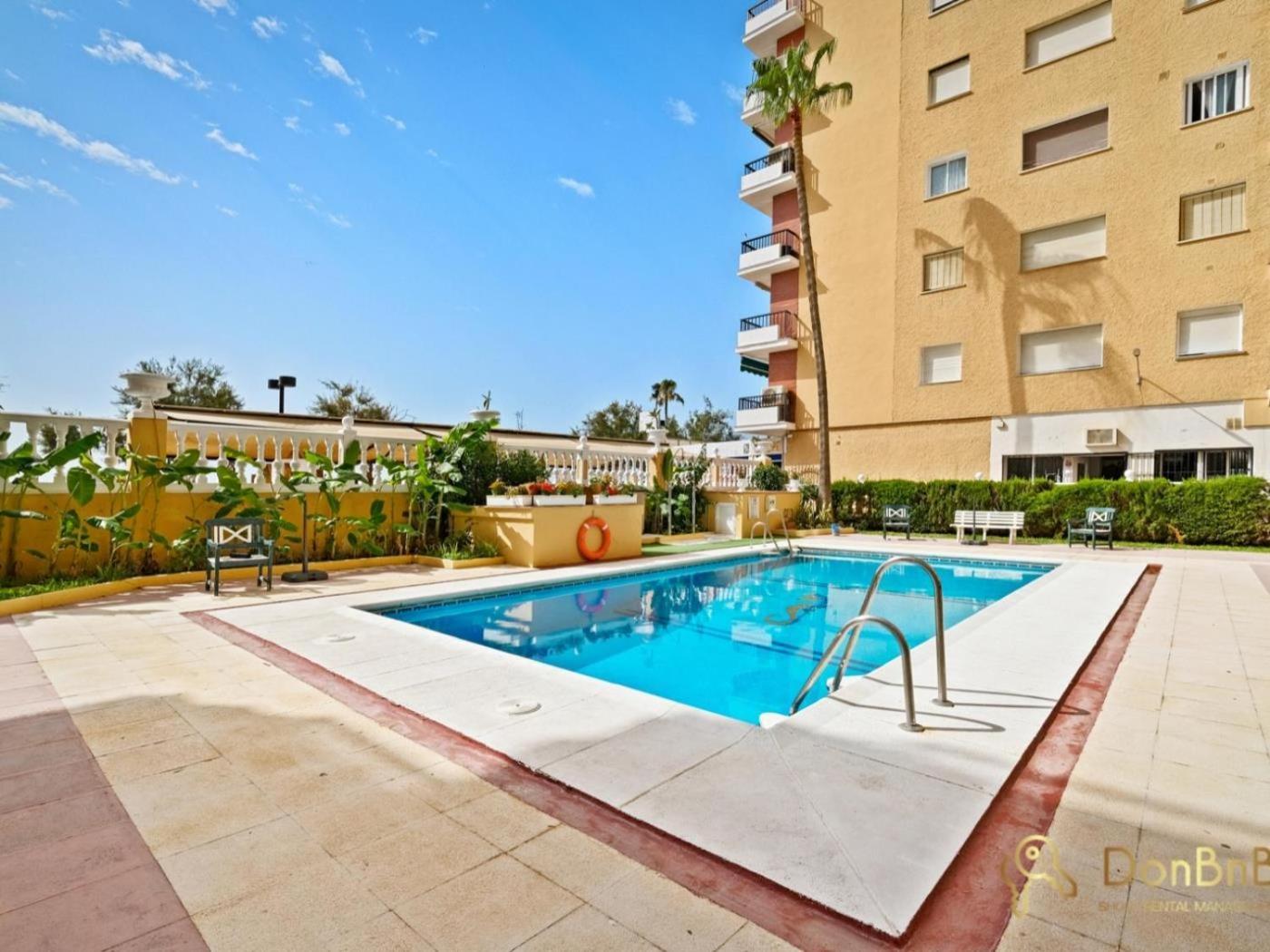 Apartamento Con Piscina En La Primera Linea De Playa De Fuengirola Rum bild