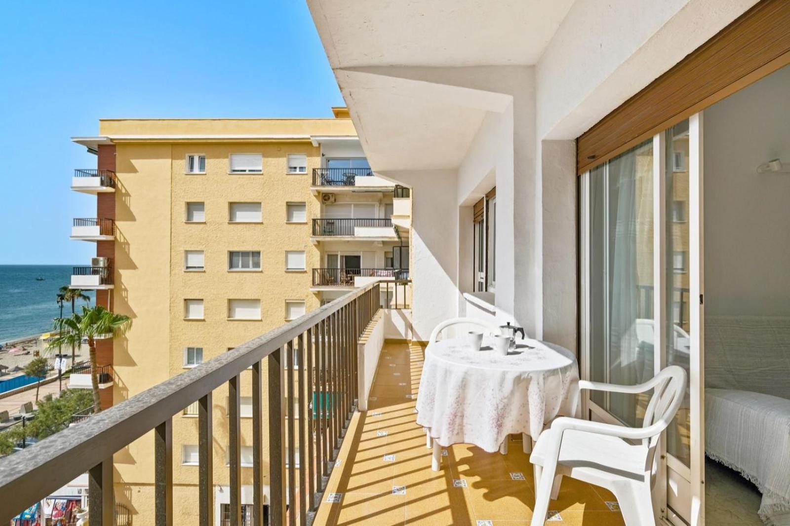 Apartamento Con Piscina En La Primera Linea De Playa De Fuengirola Exteriör bild