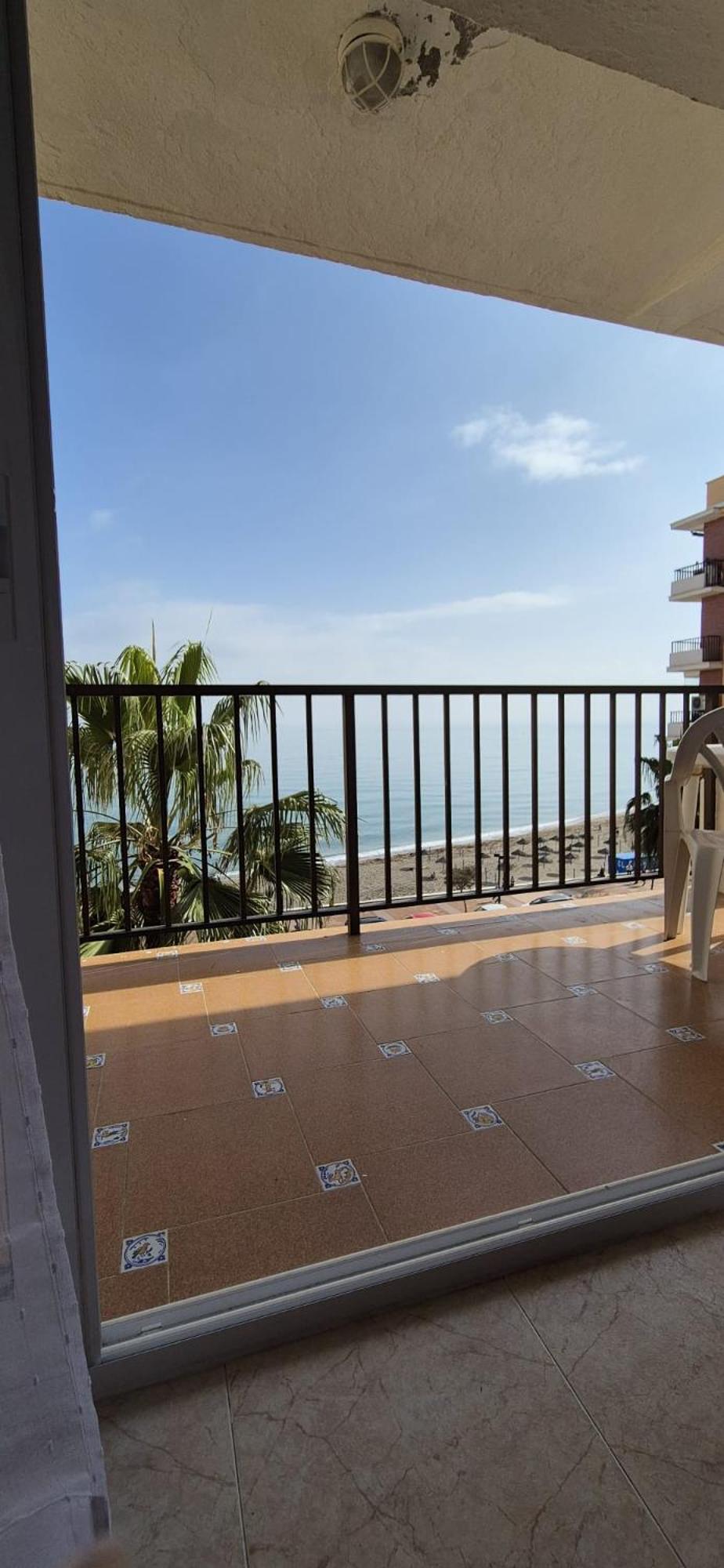 Apartamento Con Piscina En La Primera Linea De Playa De Fuengirola Exteriör bild